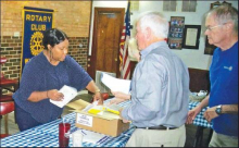 Rotary Provides Dictionaries to Winn Students