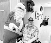 Santa Visits Residents at Autumn Leaves