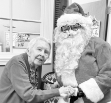 Santa Visits Residents at Autumn Leaves